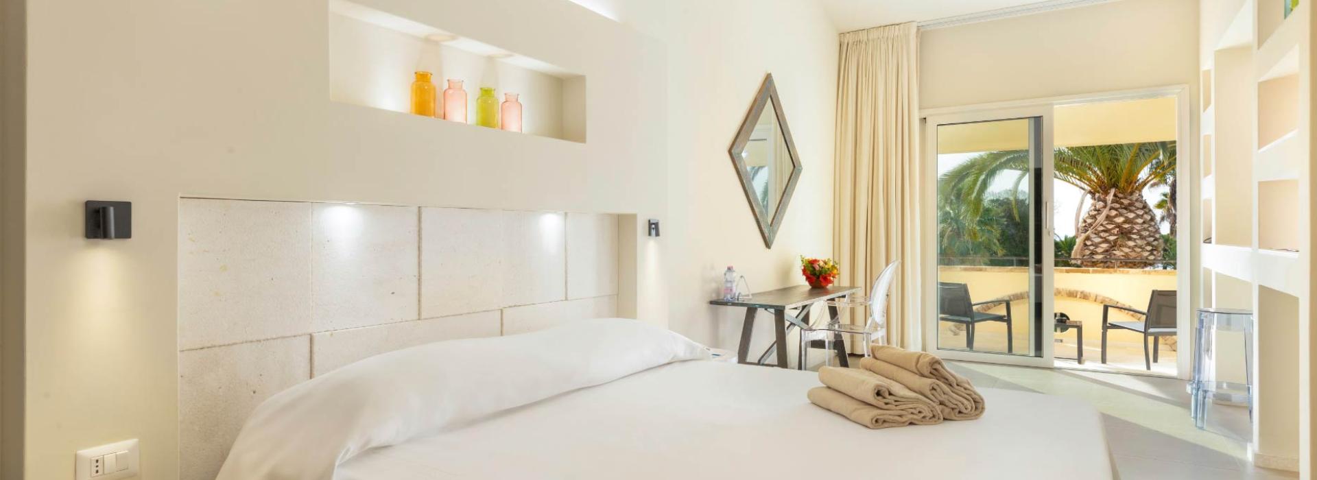costadeifiori en sardinia-resort-rooms-with-jacuzzi 003